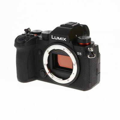 afstuderen Reflectie wervelkolom Panasonic Lumix S1R Mirrorless L-Mount Camera Body, Black {47.3MP} at KEH  Camera